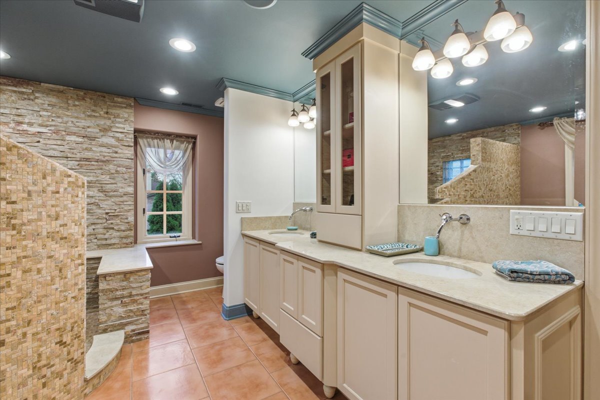 39 Mockingbird Lane Oak Brook IL 60523