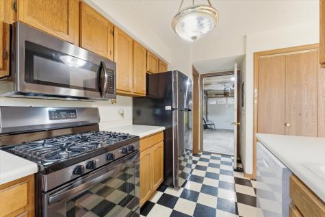 2456 Bridgewater Drive Woodstock IL 60098