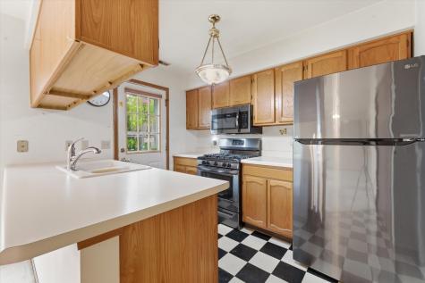 2456 Bridgewater Drive Woodstock IL 60098