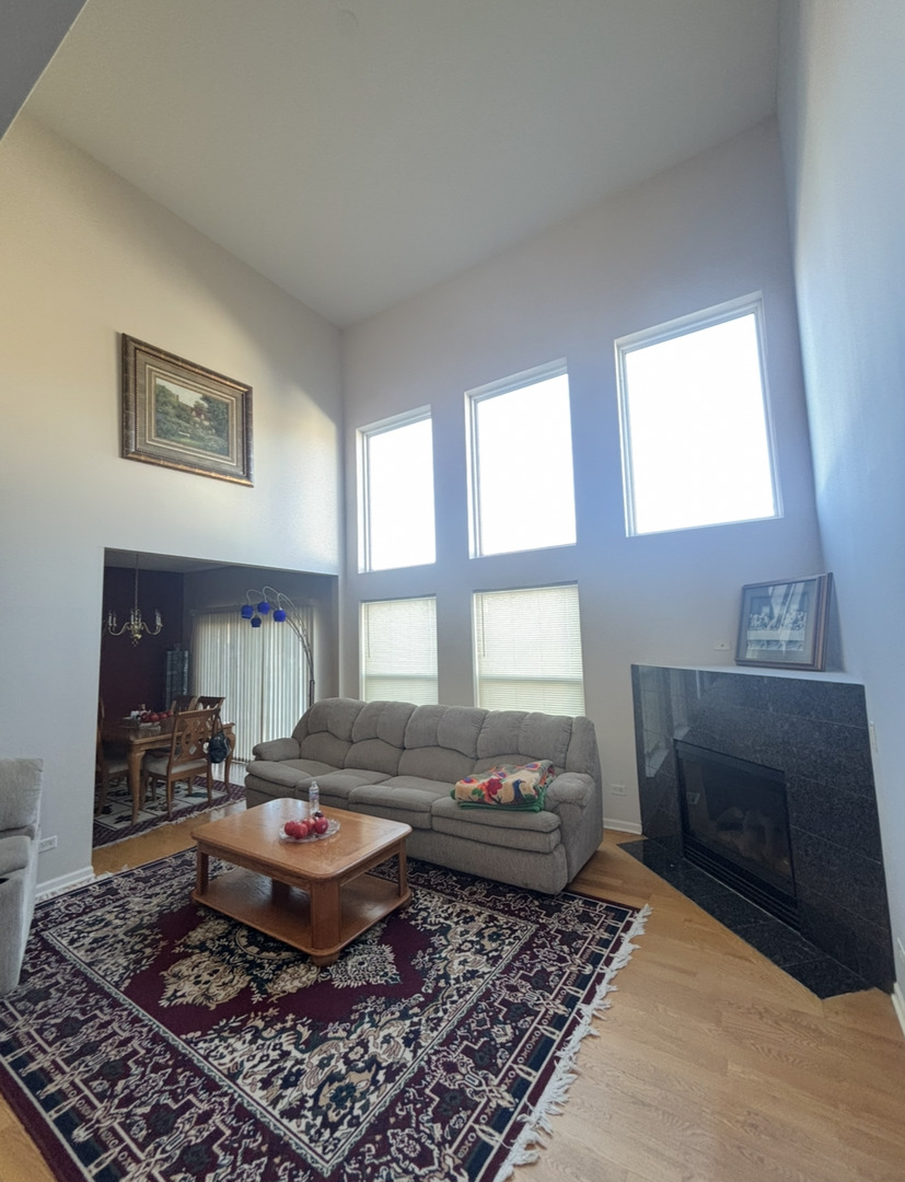 354 Aaron Lane Bolingbrook IL 60440