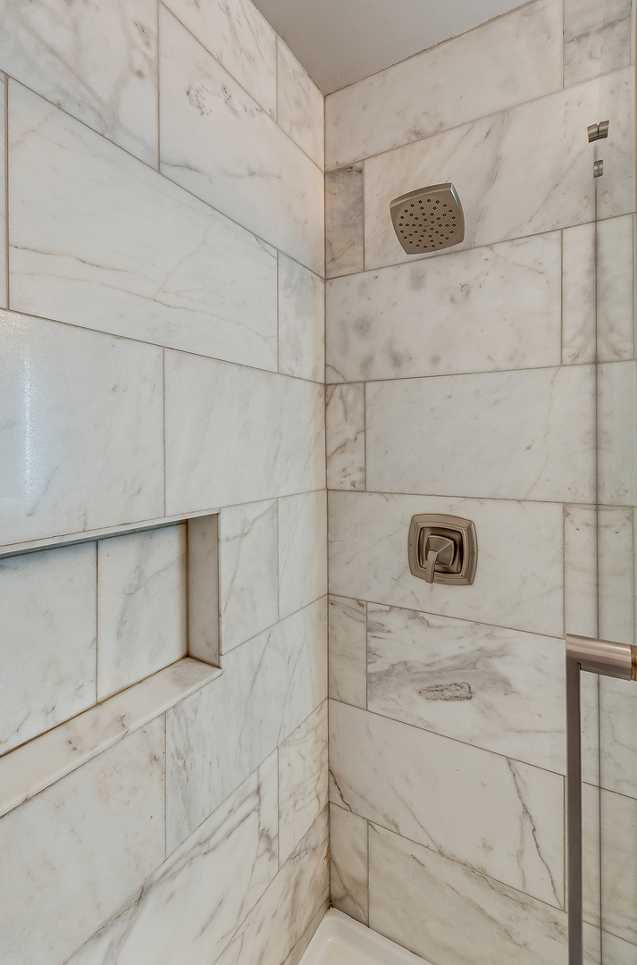 1008 Pheasant Run Lane Aurora IL 60504