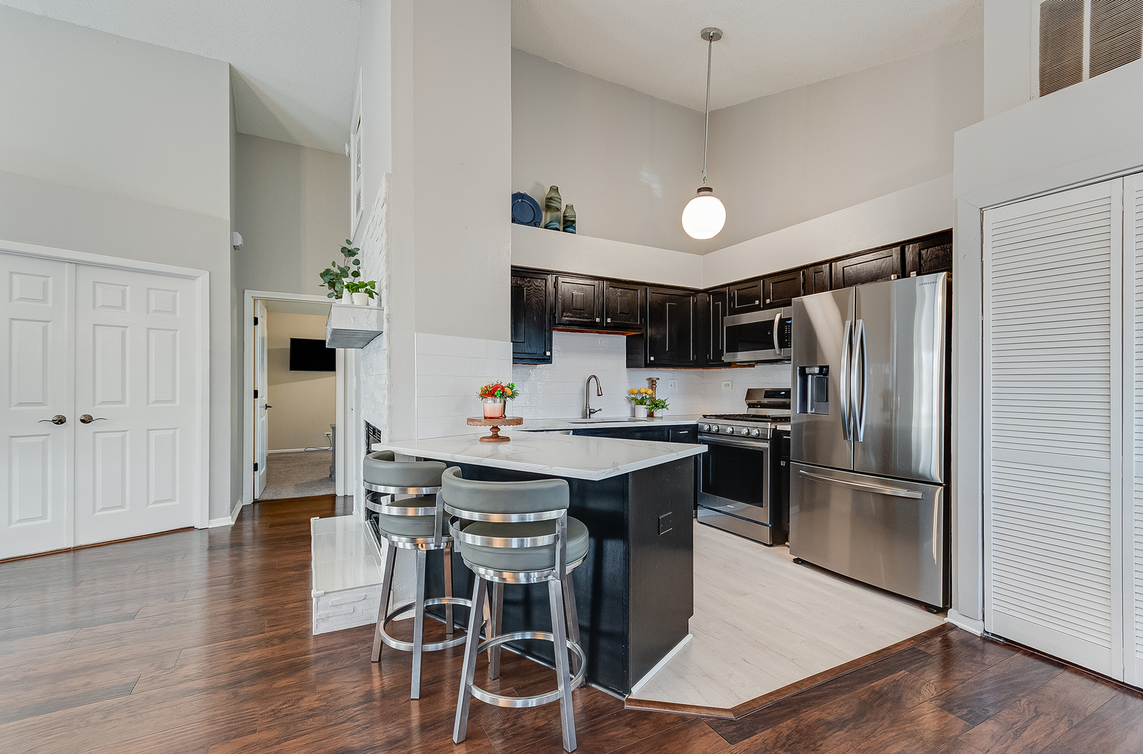 1008 Pheasant Run Lane Aurora IL 60504