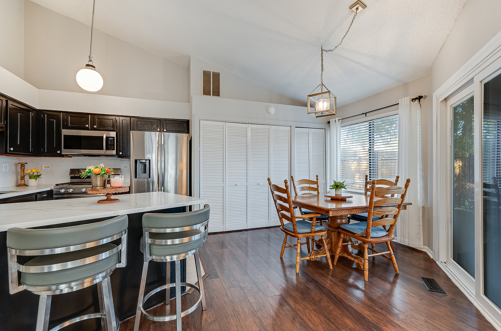 1008 Pheasant Run Lane Aurora IL 60504