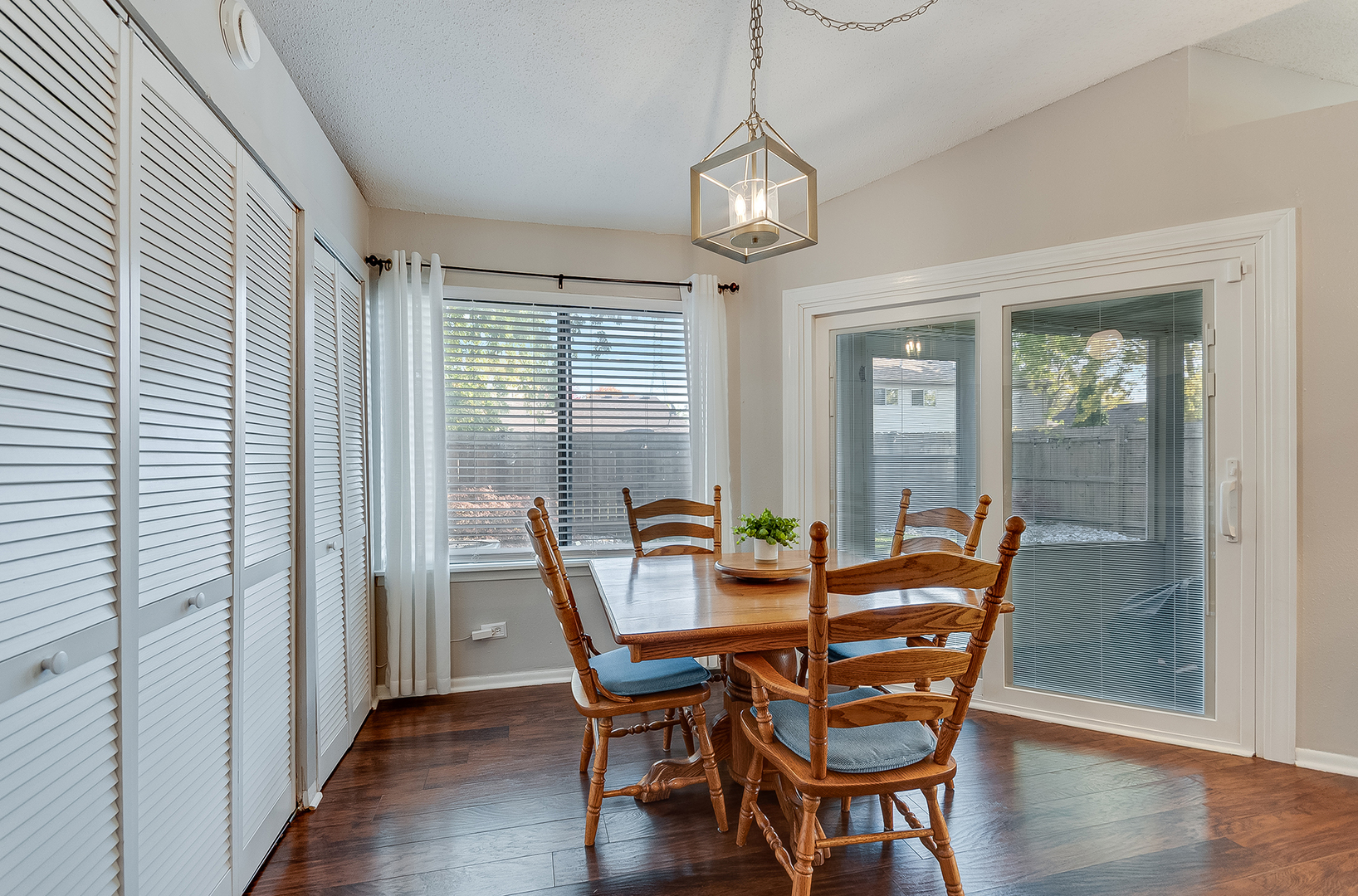 1008 Pheasant Run Lane Aurora IL 60504