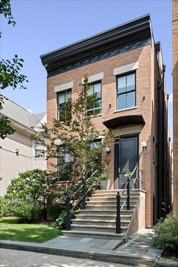 3509 North Janssen Avenue Chicago IL 60657