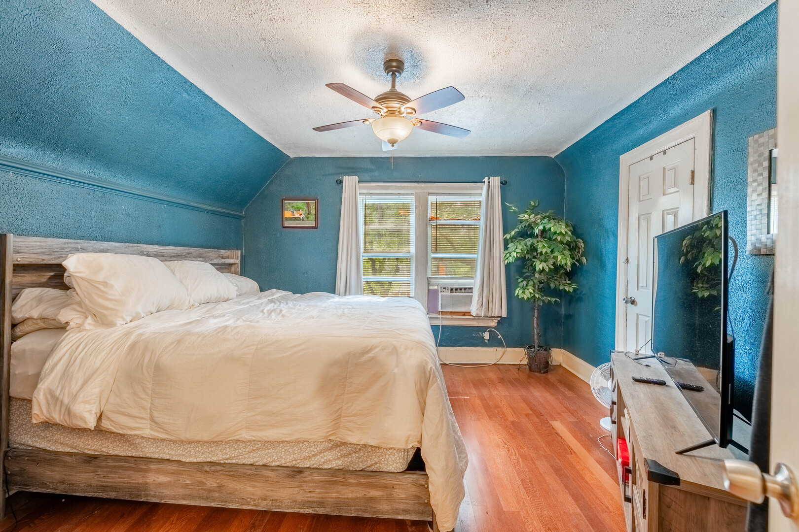 2342 West Altgeld Street Chicago IL 60647
