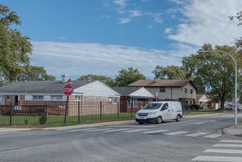 4536 West 83rd Street Chicago IL 60652