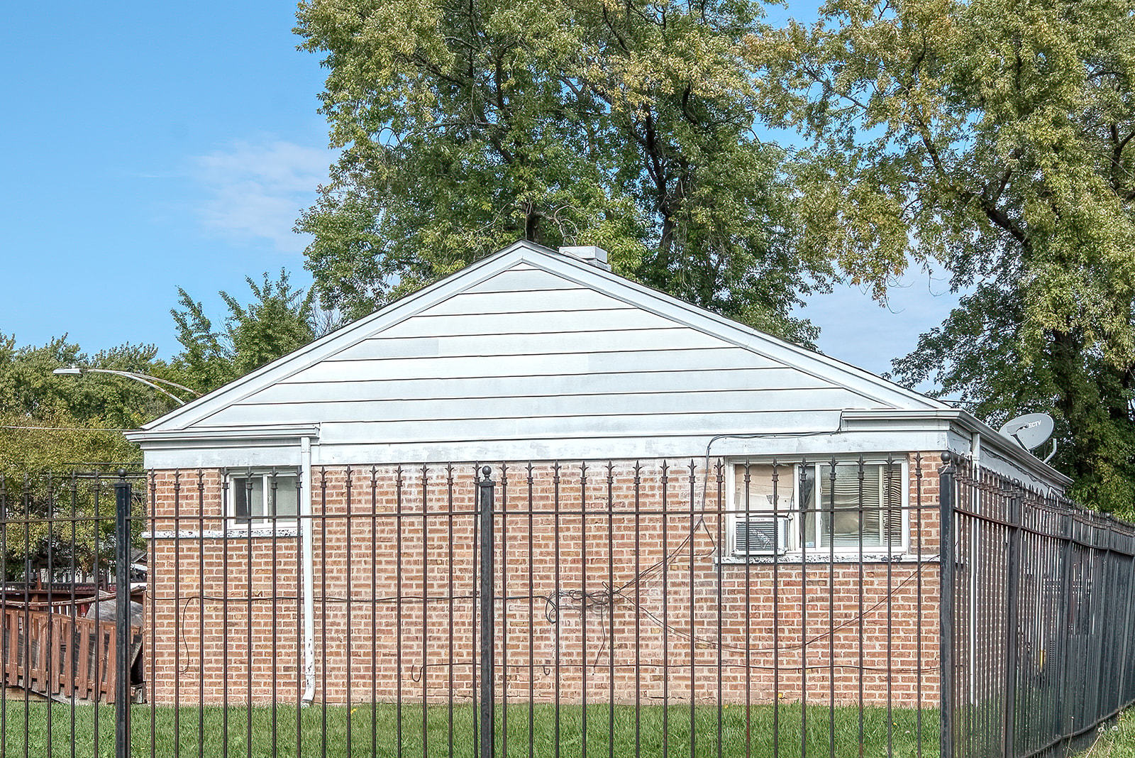 4536 West 83rd Street Chicago IL 60652