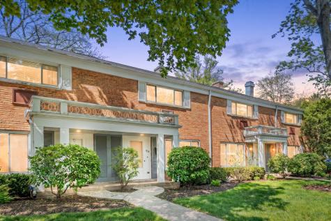 1534 Palmgren Drive Glenview IL 60025