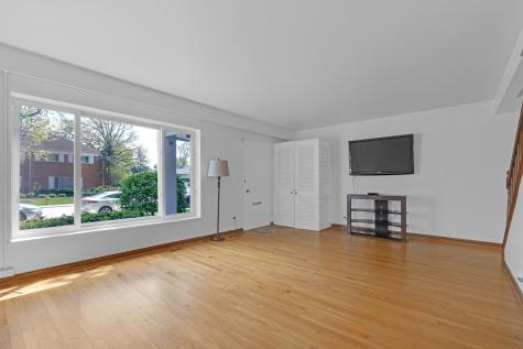 1534 Palmgren Drive Glenview IL 60025