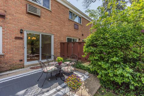 1534 Palmgren Drive Glenview IL 60025
