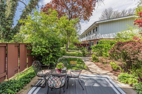 1534 Palmgren Drive Glenview IL 60025