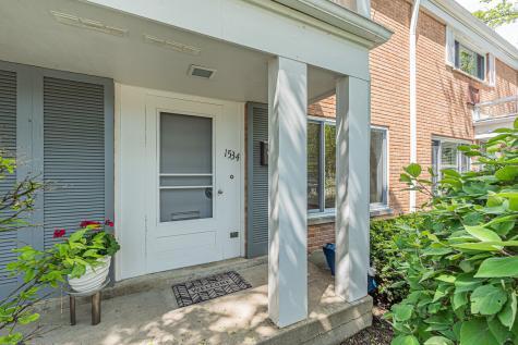 1534 Palmgren Drive Glenview IL 60025