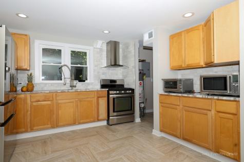 2413 20TH Street North Chicago IL 60064