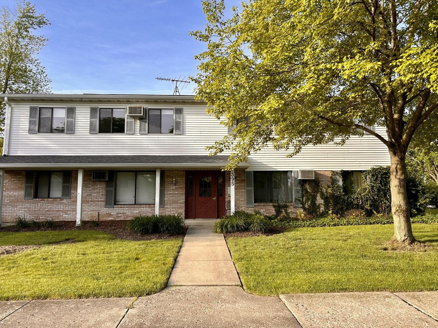 395 Echo Lane Aurora IL 60504