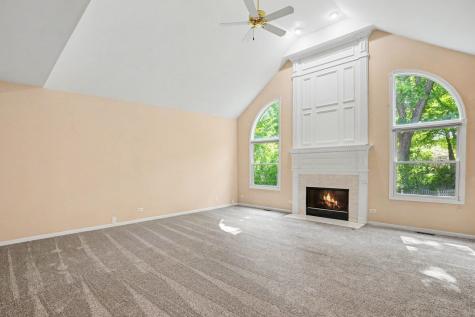 205 Willowwood Drive Oswego IL 60543