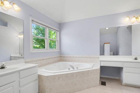 205 Willowwood Drive Oswego IL 60543