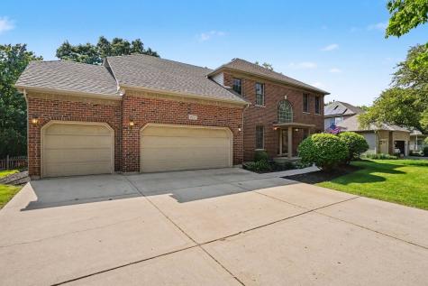 205 Willowwood Drive Oswego IL 60543