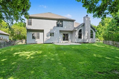 205 Willowwood Drive Oswego IL 60543