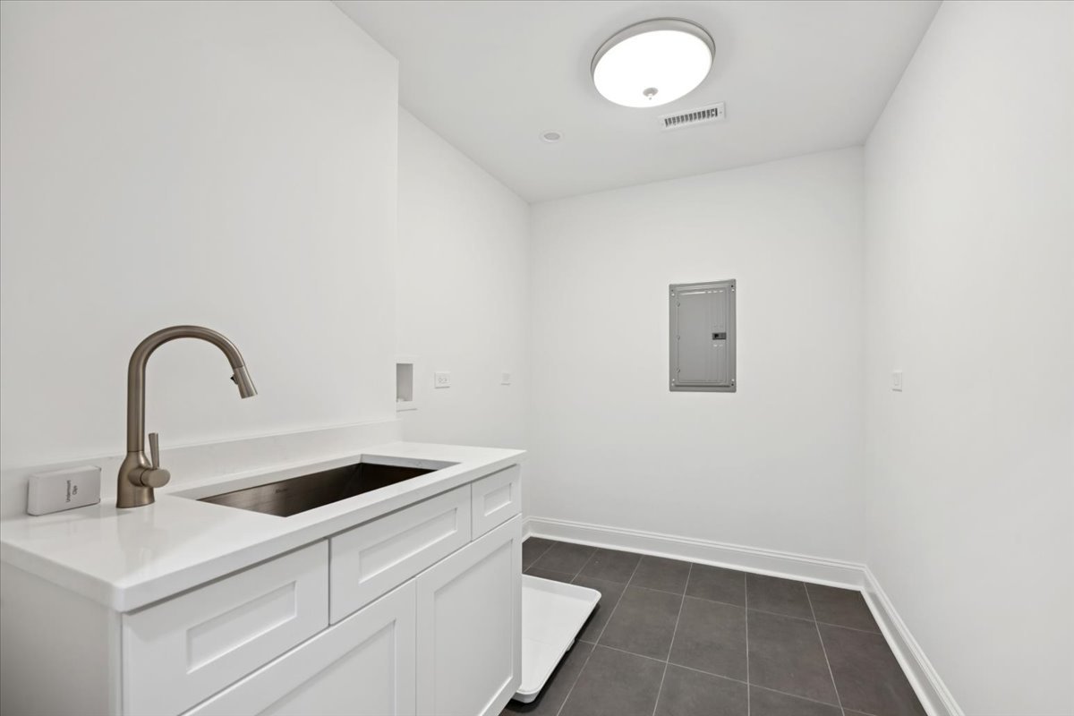 1905 North Nordica Avenue Chicago IL 60707