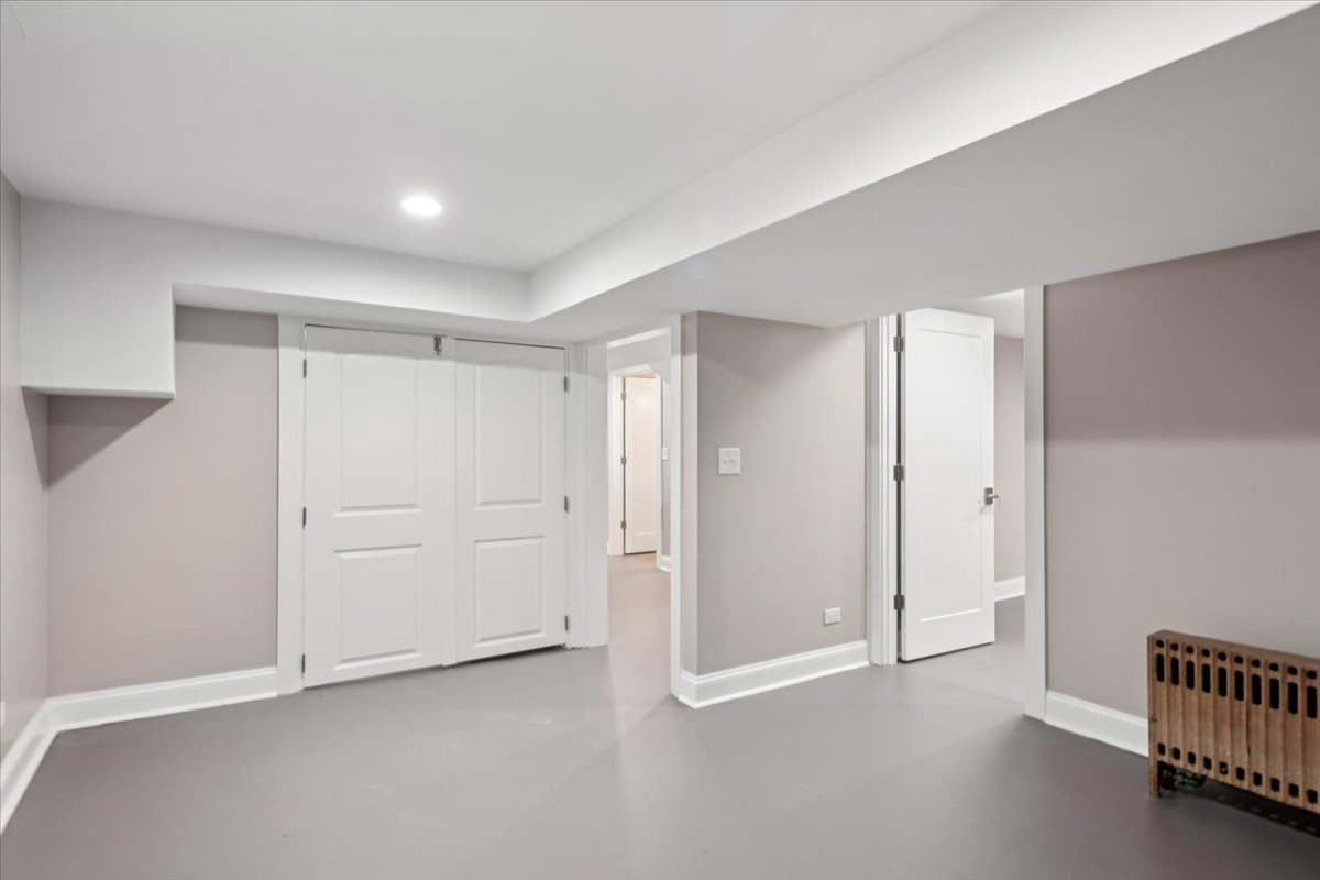 1905 North Nordica Avenue Chicago IL 60707