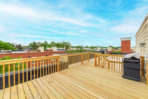 147 River Walk Court Elgin IL 60120