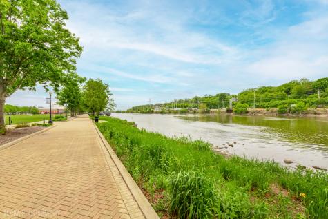 147 River Walk Court Elgin IL 60120