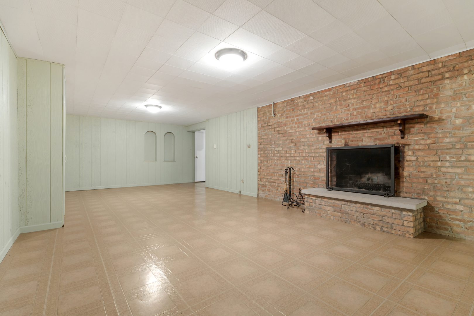 240 Scott Avenue Glen Ellyn IL 60137