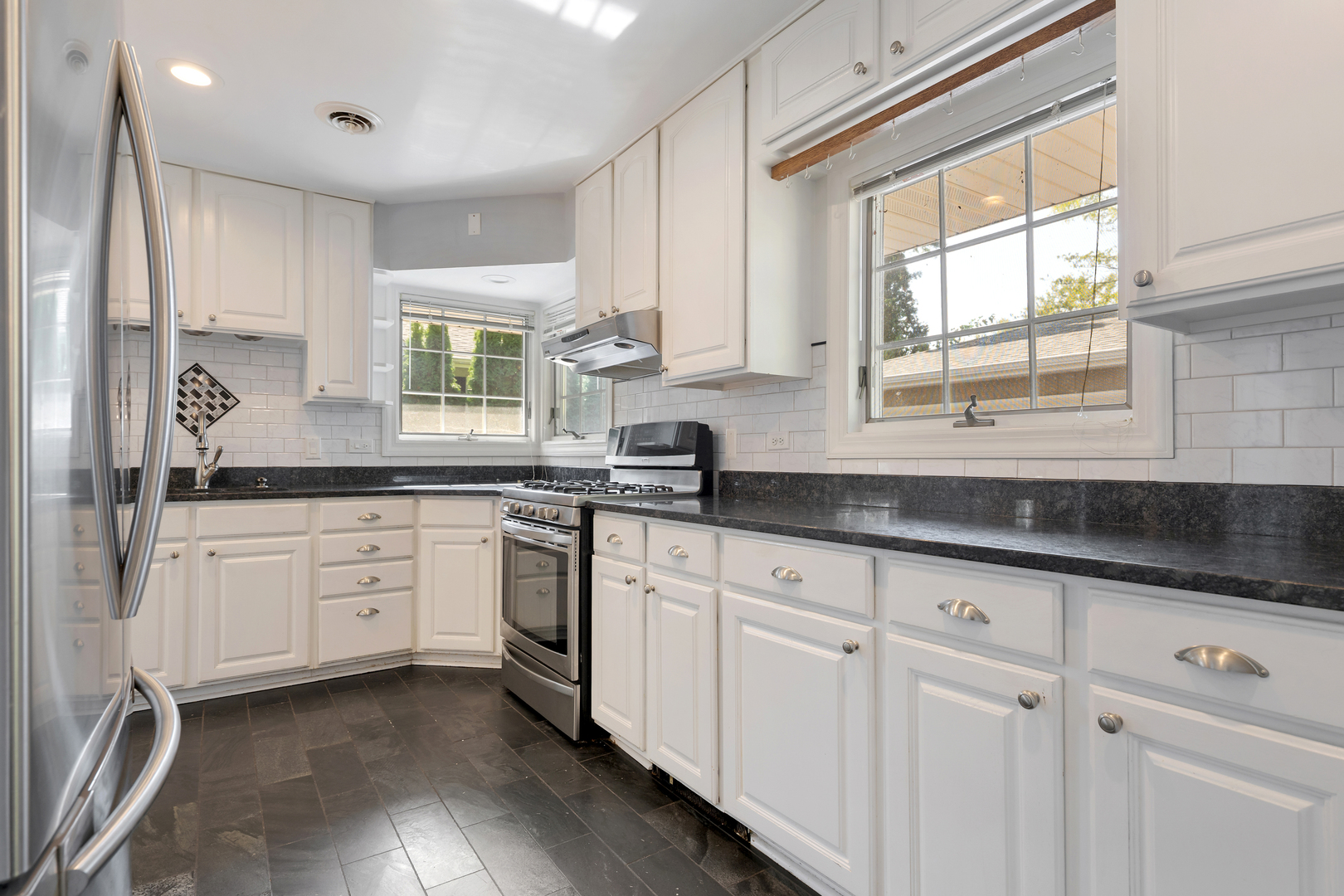 240 Scott Avenue Glen Ellyn IL 60137