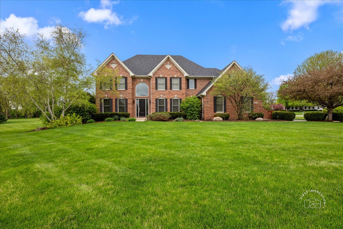 38W535 Red Bay Court St. Charles IL 60175