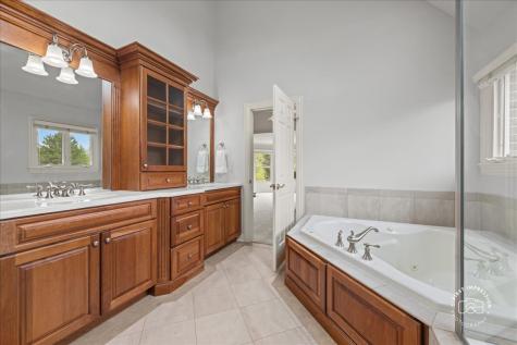 38W535 Red Bay Court St. Charles IL 60175