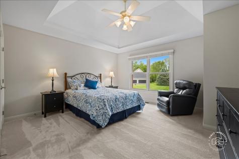 38W535 Red Bay Court St. Charles IL 60175