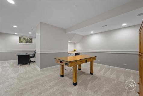 38W535 Red Bay Court St. Charles IL 60175