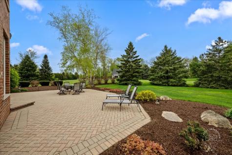 38W535 Red Bay Court St. Charles IL 60175