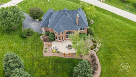 38W535 Red Bay Court St. Charles IL 60175