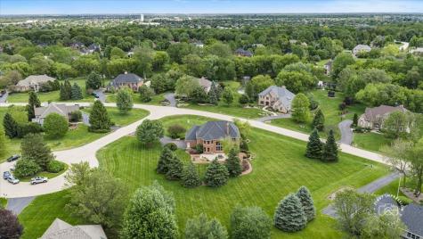 38W535 Red Bay Court St. Charles IL 60175