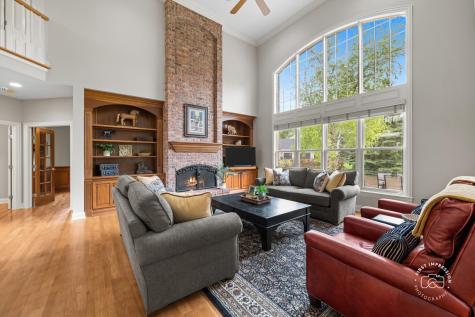 38W535 Red Bay Court St. Charles IL 60175