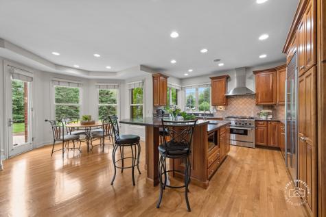 38W535 Red Bay Court St. Charles IL 60175