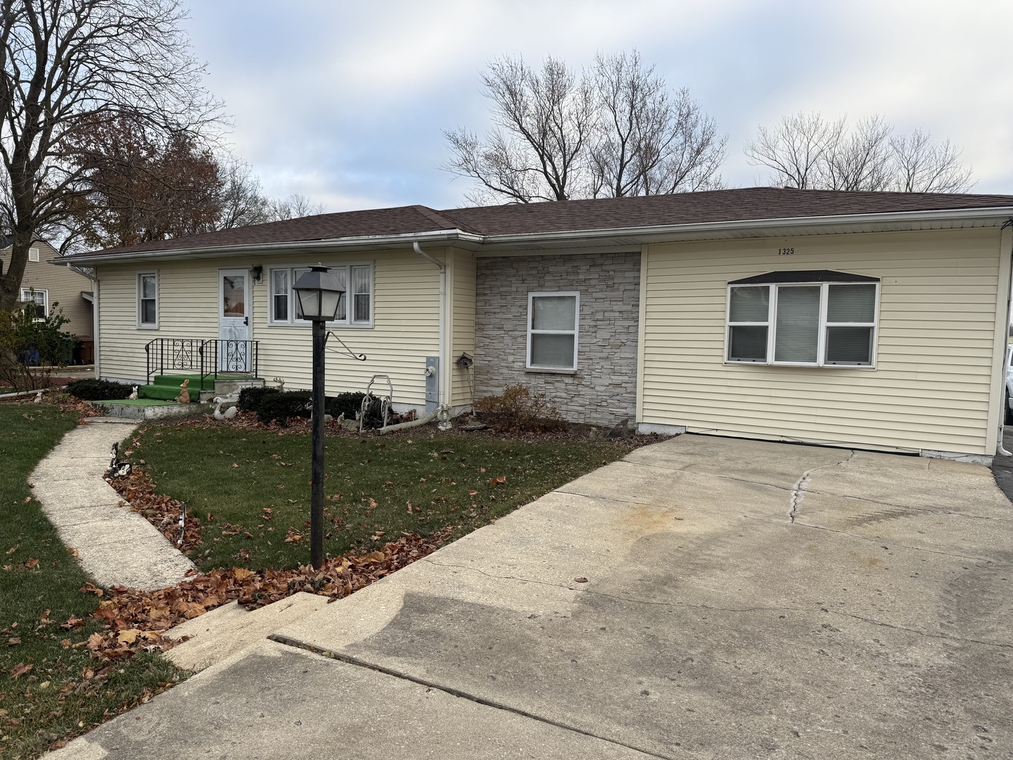 1325 East Division Street Lockport IL 60441
