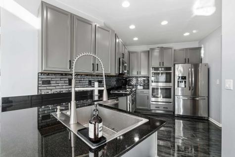 737 West St Johns Place Addison IL 60101