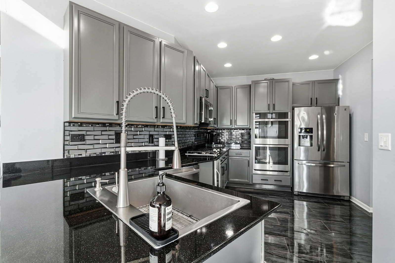 737 West St Johns Place Addison IL 60101