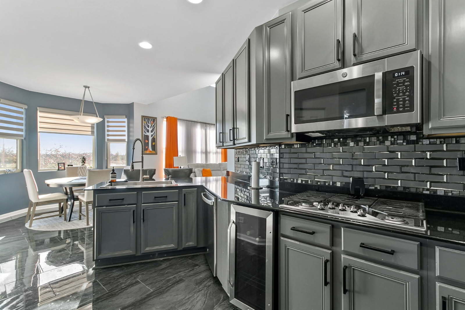 737 West St Johns Place Addison IL 60101