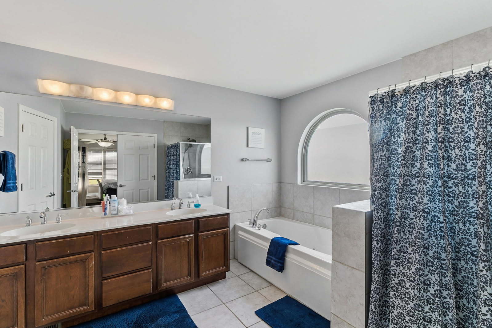737 West St Johns Place Addison IL 60101