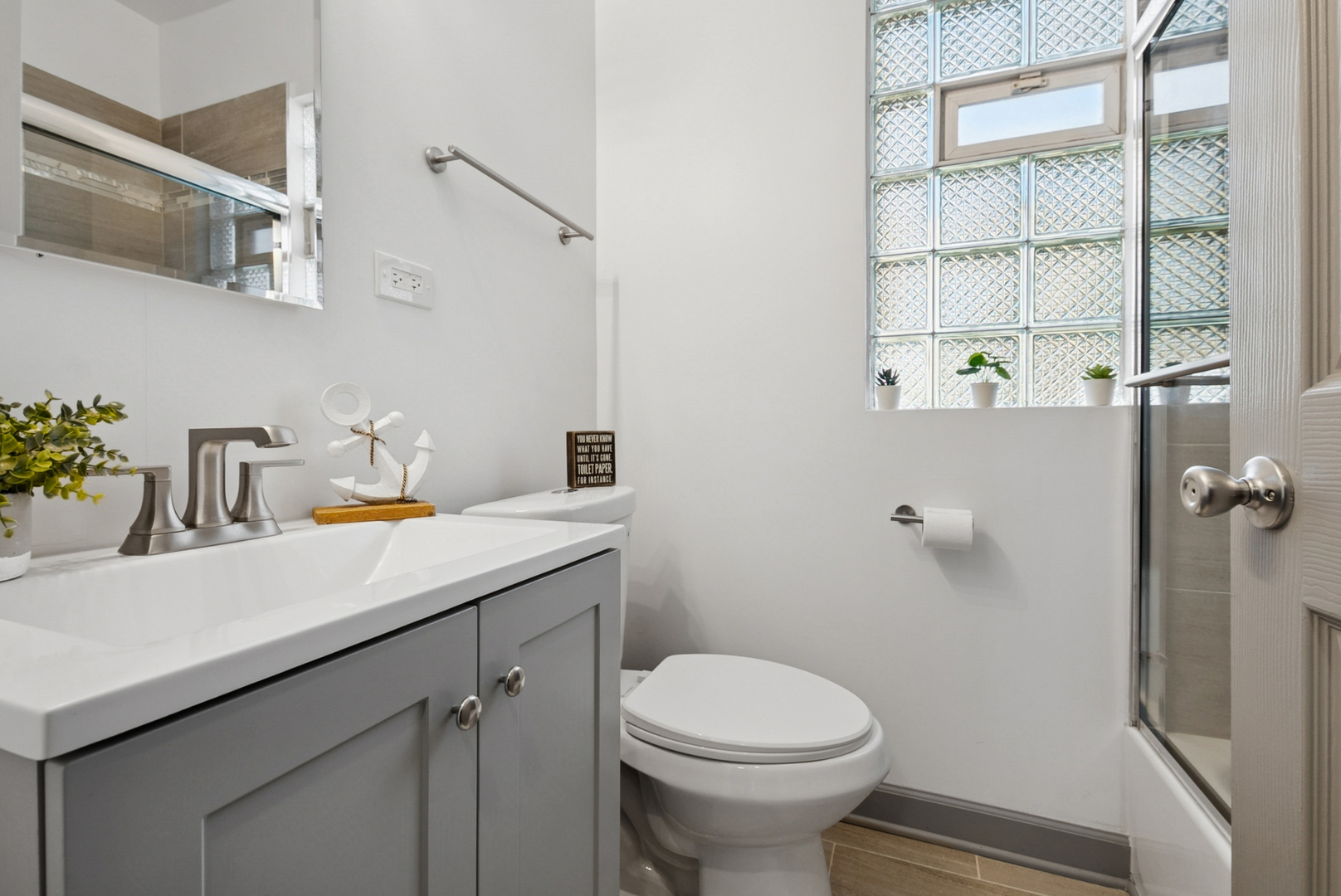 7337 South University Avenue Chicago IL 60619