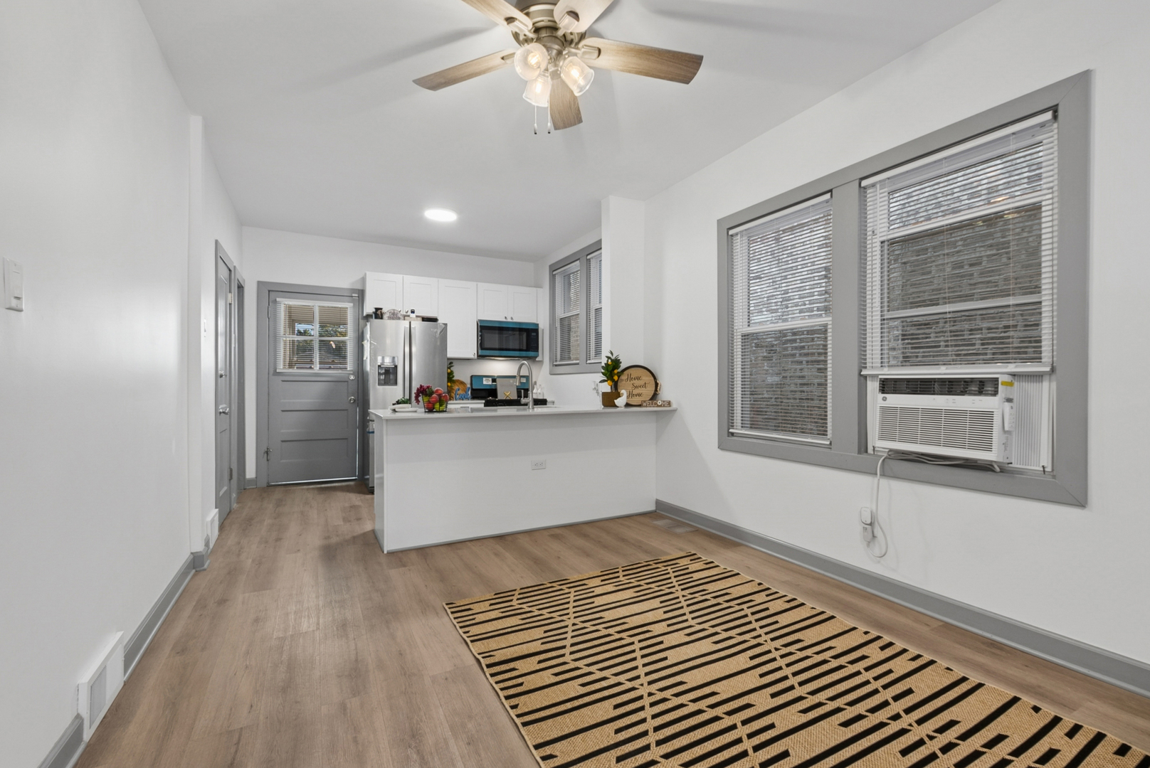 7337 South University Avenue Chicago IL 60619