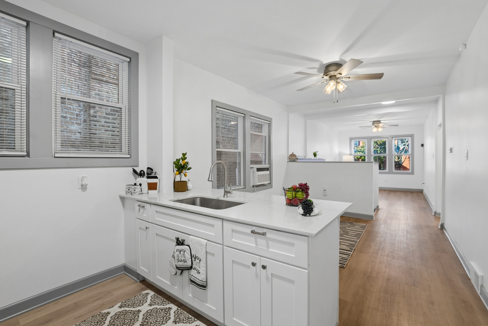 7337 South University Avenue Chicago IL 60619