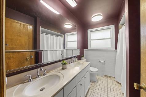 151 Catalpa Avenue Wood Dale IL 60191