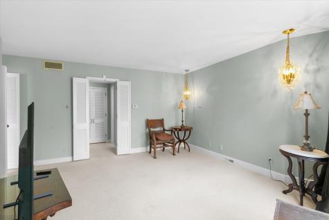 22 Greencroft Drive Champaign IL 61821