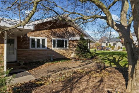 22 Greencroft Drive Champaign IL 61821