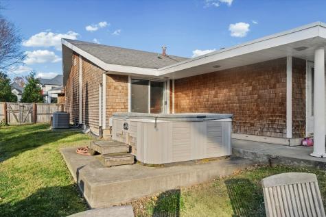 22 Greencroft Drive Champaign IL 61821